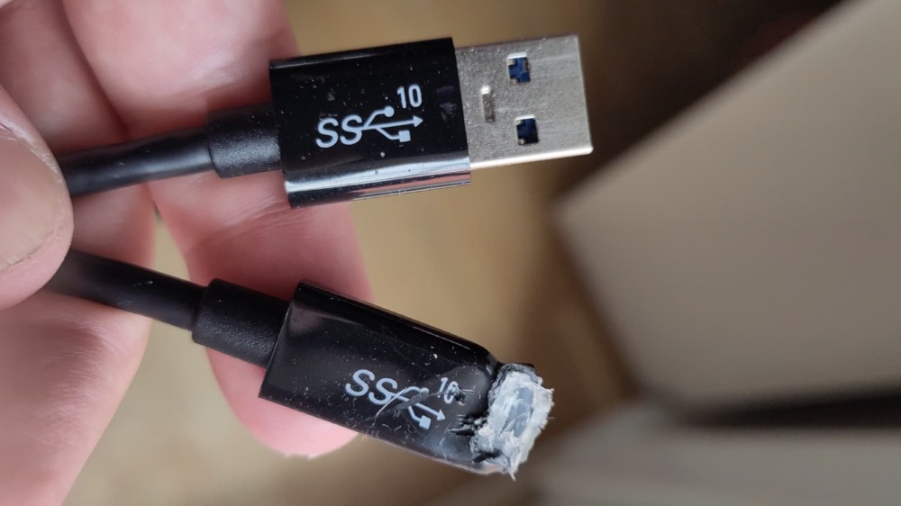 [copper vs CCA](https://www.truecable.com/blogs/cable-academy/cca-vs-solid-copper?srsltid=AfmBOopYQVo9TyC1QjktD52DHwF0PoIqPoyi9YdFf_e2ZDtx66hFn-GH)<sup id=